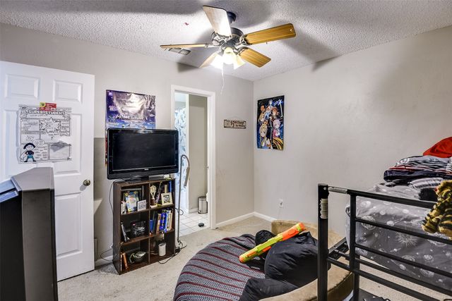 202 Pecan Creek Street, Red Oak, TX 75154