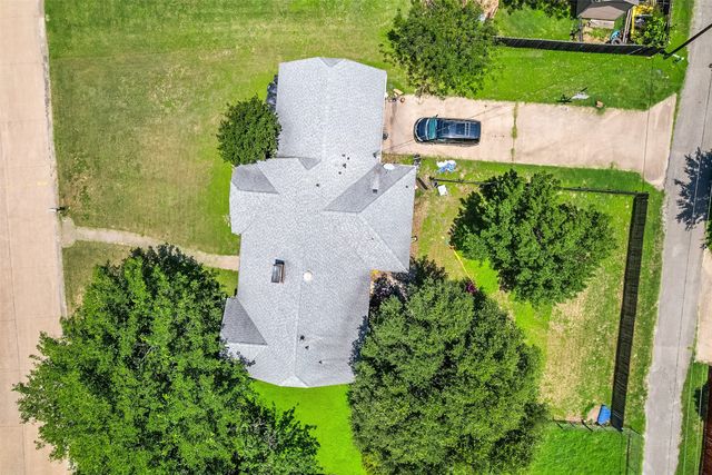 202 Pecan Creek Street, Red Oak, TX 75154