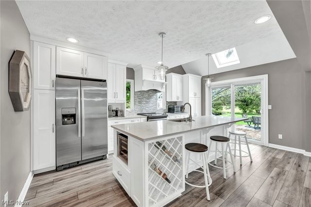 188 W Sturbridge Drive, Medina, OH 44256
