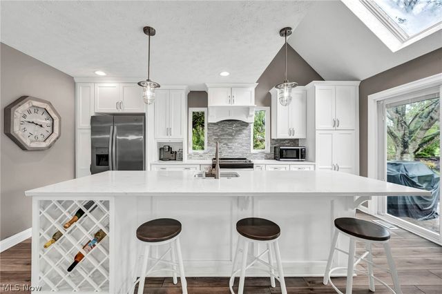 188 W Sturbridge Drive, Medina, OH 44256