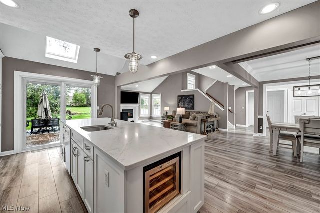 188 W Sturbridge Drive, Medina, OH 44256