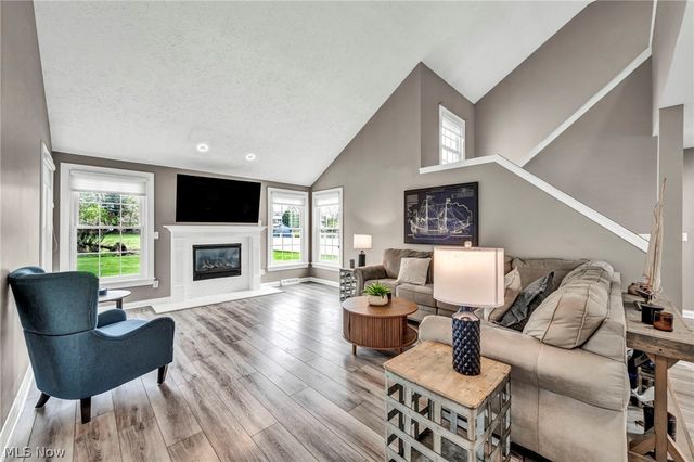 188 W Sturbridge Drive, Medina, OH 44256