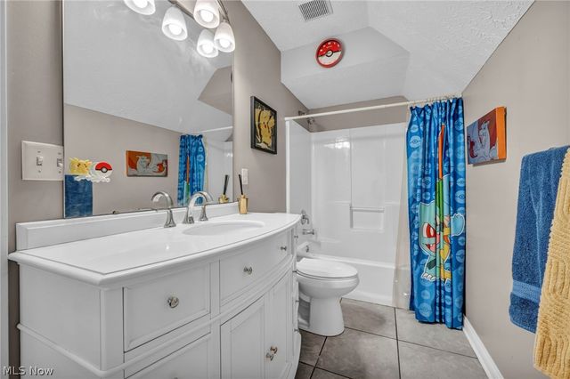 188 W Sturbridge Drive, Medina, OH 44256