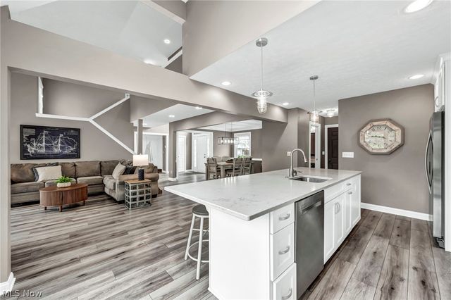 188 W Sturbridge Drive, Medina, OH 44256