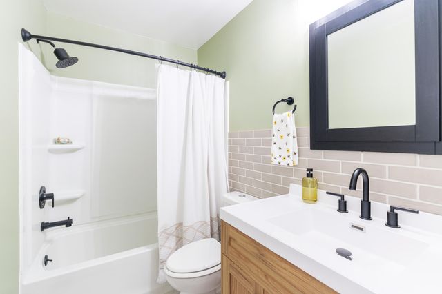 2831 Briarwood Drive, Kalamazoo, MI 49004