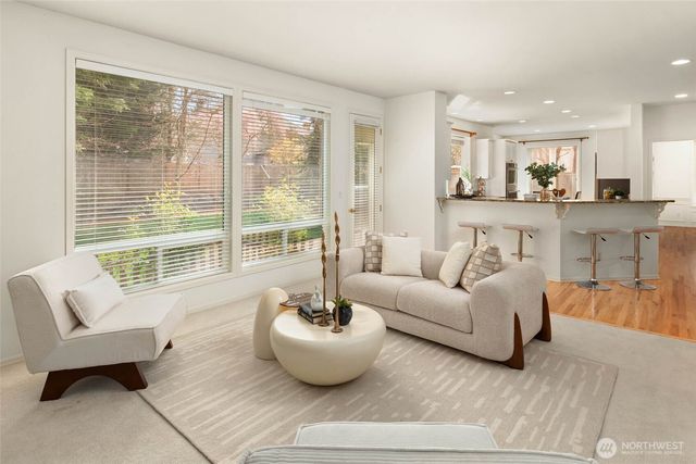 122 245th Place SE, Sammamish, WA 98074