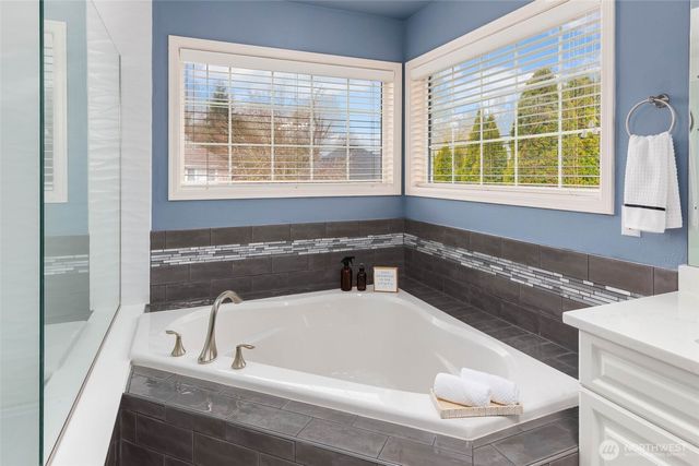 122 245th Place SE, Sammamish, WA 98074