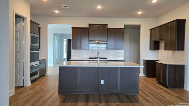 2824 Reeves Lane, Schertz, TX 78108