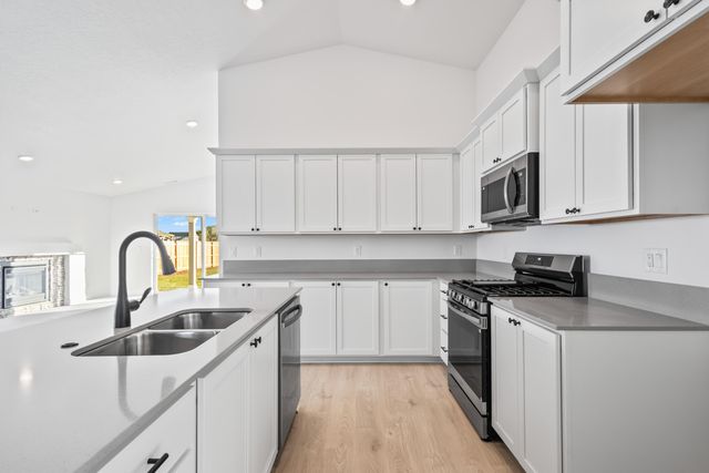 440 NW Monte Vista Avenue 126, Madras, OR 97741