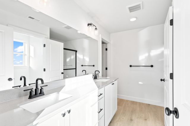 440 NW Monte Vista Avenue 126, Madras, OR 97741