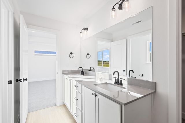 440 NW Monte Vista Avenue 126, Madras, OR 97741