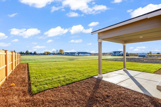 440 NW Monte Vista Avenue 126, Madras, OR 97741