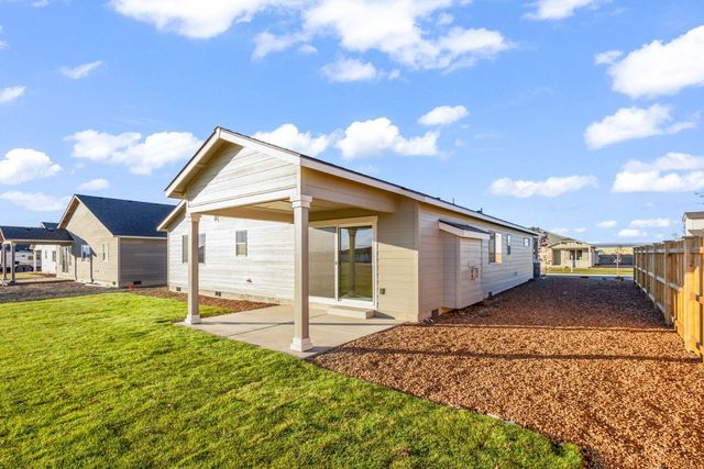 440 NW Monte Vista Avenue 126, Madras, OR 97741