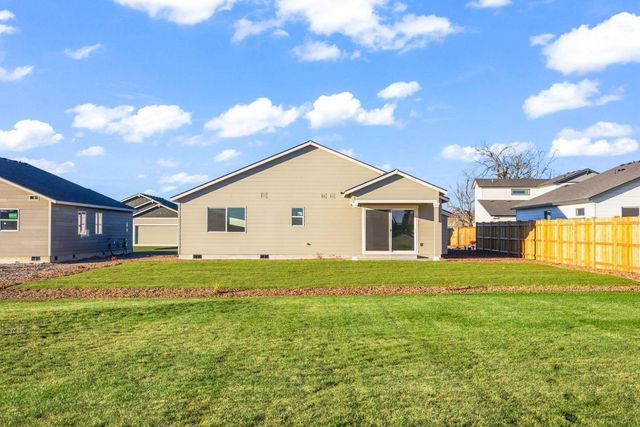 440 NW Monte Vista Avenue 126, Madras, OR 97741