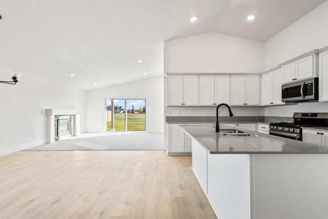 440 NW Monte Vista Avenue 126, Madras, OR 97741