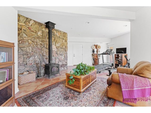 95 Rowell Dr, Lyons, CO 80540