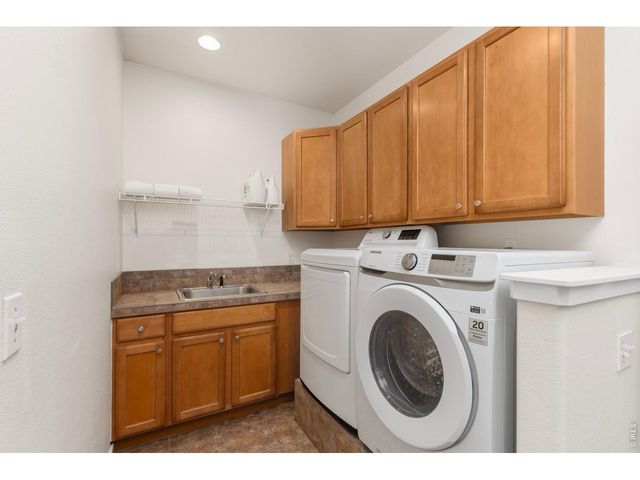 95 Rowell Dr, Lyons, CO 80540