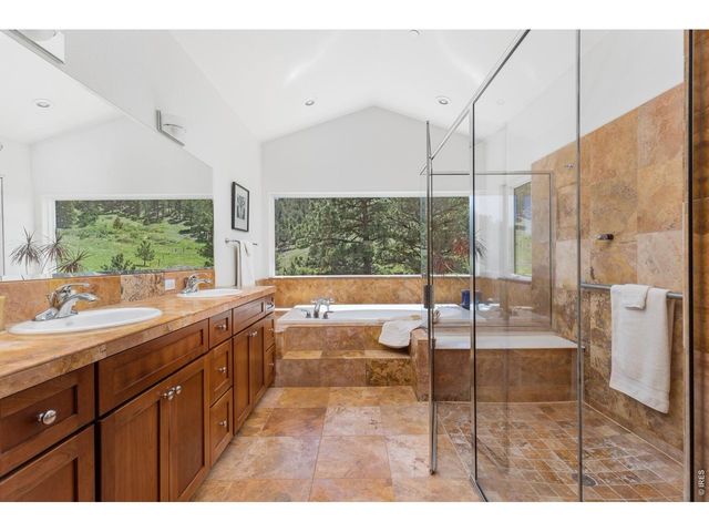 95 Rowell Dr, Lyons, CO 80540