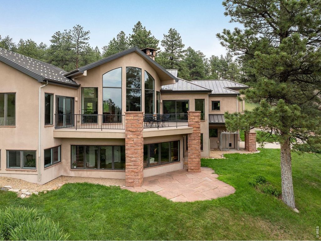 95 Rowell Dr, Lyons, CO 80540