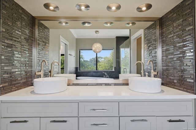 23007 Whisper Canyon, San Antonio, TX 78258