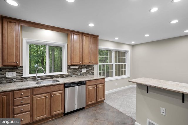 14894 LAMBETH SQ, Centreville, VA 20120