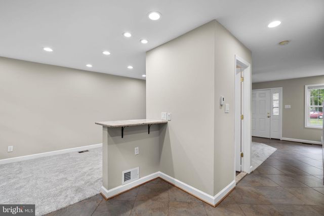 14894 LAMBETH SQ, Centreville, VA 20120