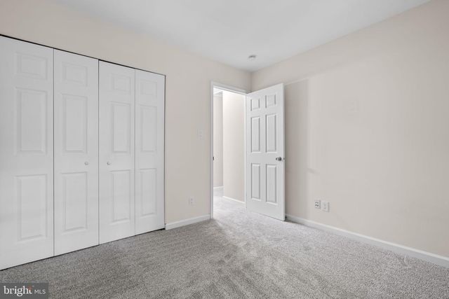14894 LAMBETH SQ, Centreville, VA 20120