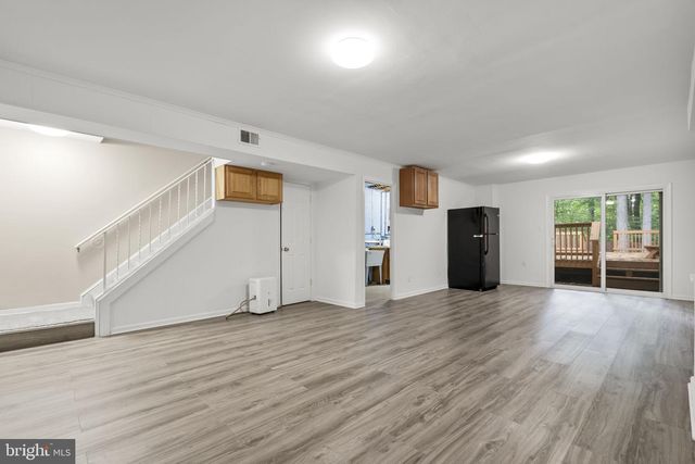 14894 LAMBETH SQ, Centreville, VA 20120