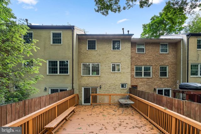 14894 LAMBETH SQ, Centreville, VA 20120
