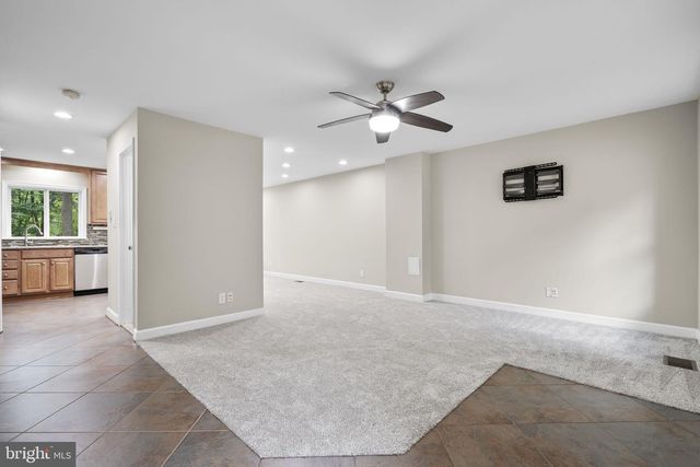14894 LAMBETH SQ, Centreville, VA 20120