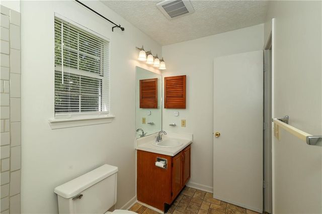 6560 Emerald Pointe, Atlanta, GA 30349