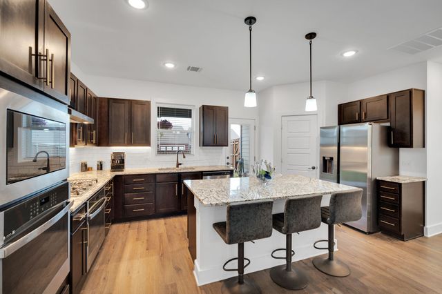 10935 Eva Mae Boulevard, Grand Prairie, TX 76065