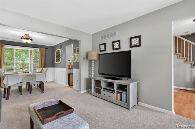 7071 Foxcreek Drive, Canton, MI 48187
