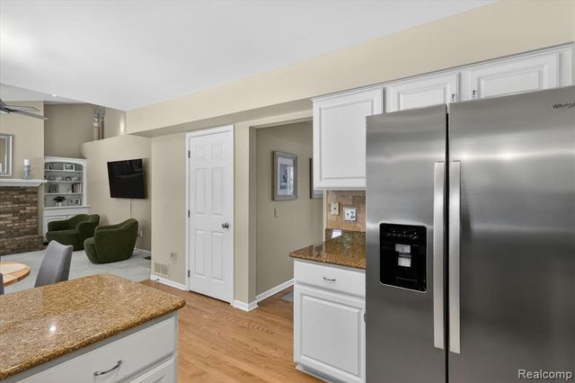 7071 Foxcreek Drive, Canton, MI 48187
