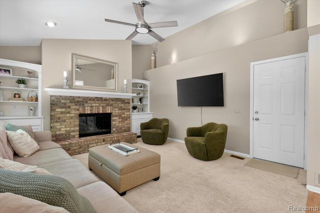 7071 Foxcreek Drive, Canton, MI 48187