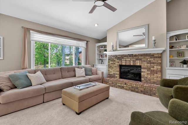 7071 Foxcreek Drive, Canton, MI 48187