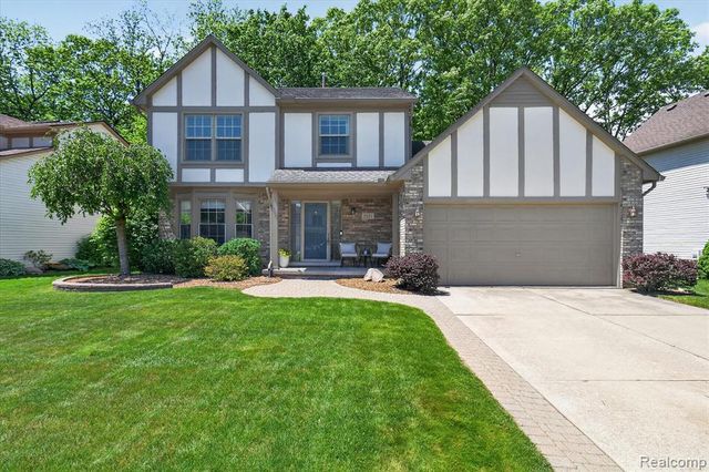 7071 Foxcreek Drive, Canton, MI 48187