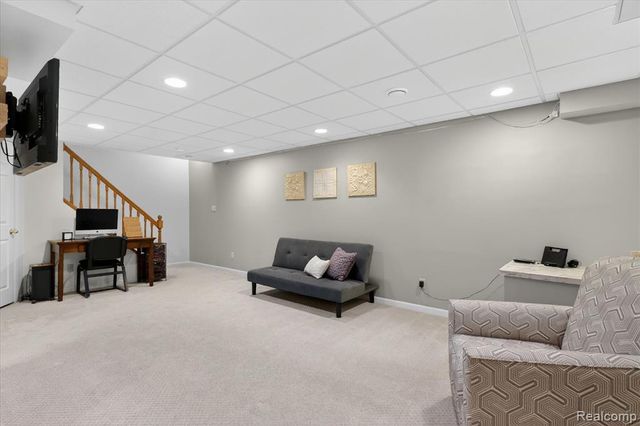 7071 Foxcreek Drive, Canton, MI 48187
