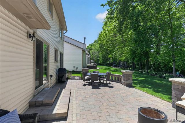 7071 Foxcreek Drive, Canton, MI 48187