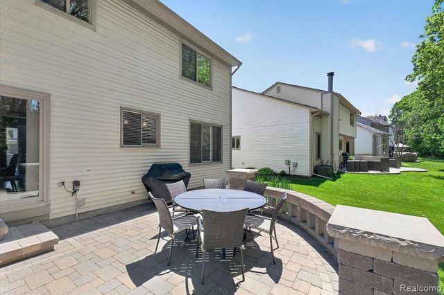 7071 Foxcreek Drive, Canton, MI 48187
