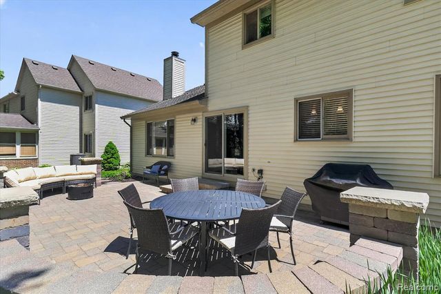 7071 Foxcreek Drive, Canton, MI 48187