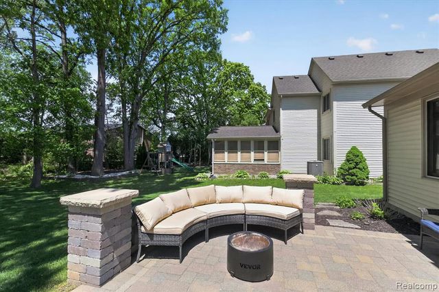 7071 Foxcreek Drive, Canton, MI 48187