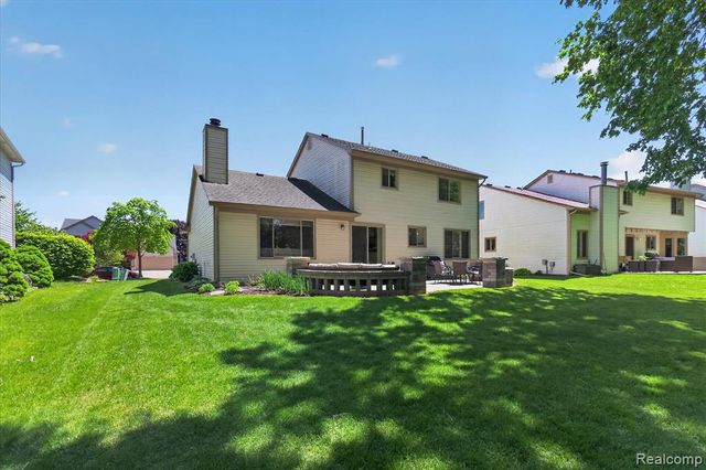 7071 Foxcreek Drive, Canton, MI 48187