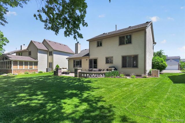 7071 Foxcreek Drive, Canton, MI 48187