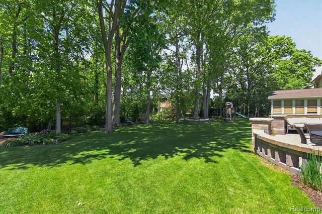 7071 Foxcreek Drive, Canton, MI 48187