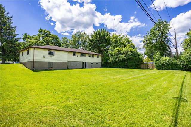 87 Manordale Lane, Henrietta, NY 14623