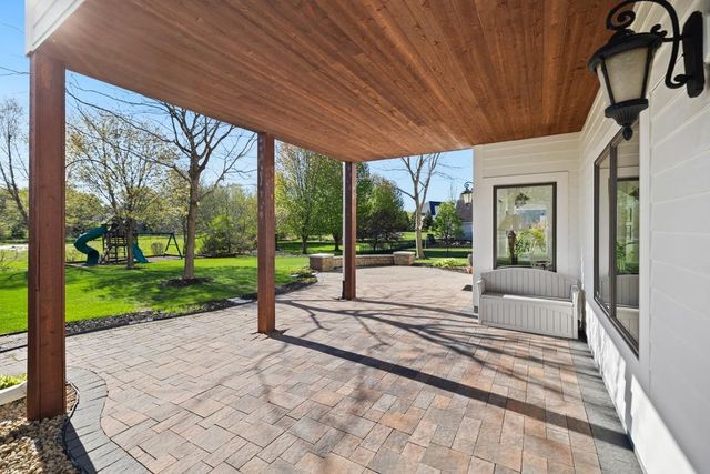 5729 Linden Avenue N, Lake Elmo, MN 55042