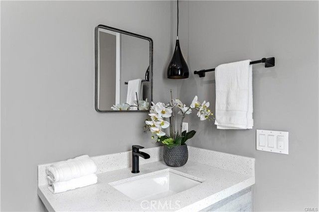 11858 W Flower Lane, Valley Village, CA 91607