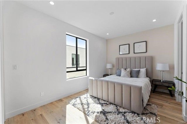 11858 W Flower Lane, Valley Village, CA 91607