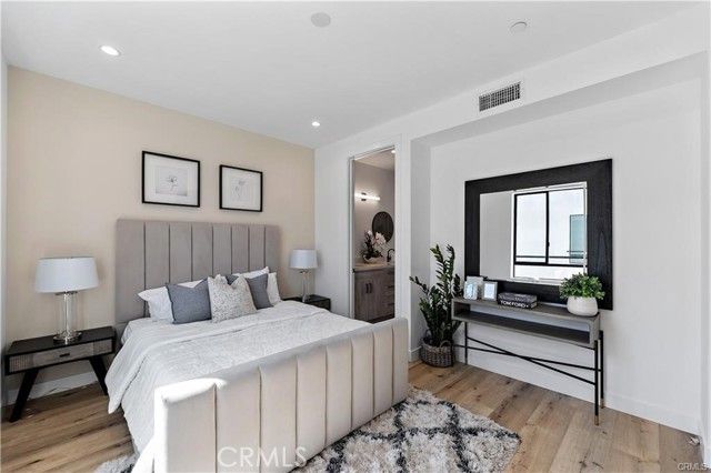 11858 W Flower Lane, Valley Village, CA 91607